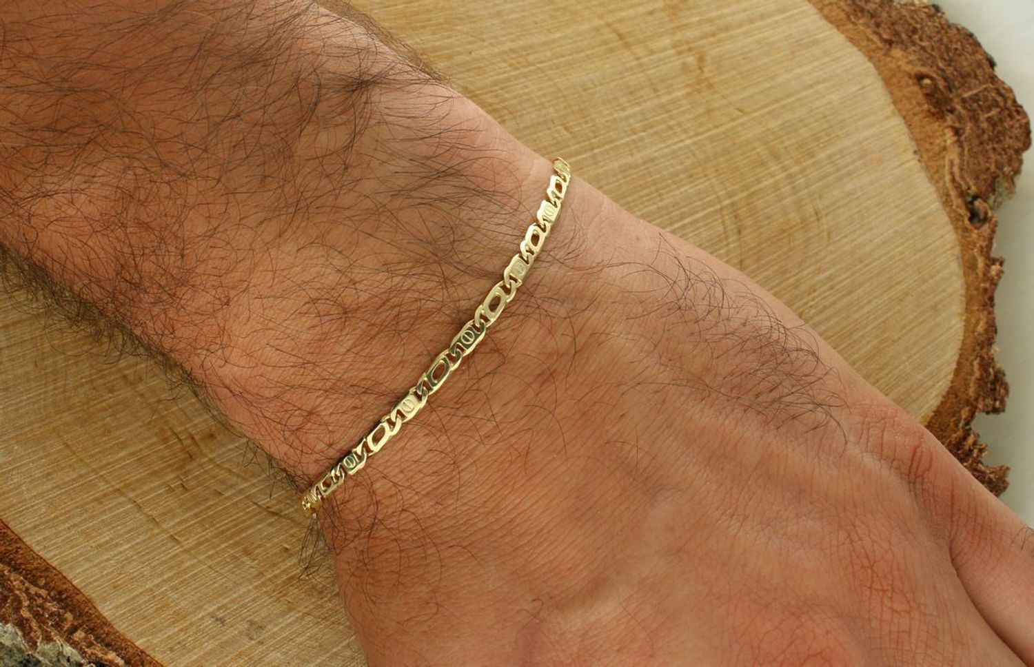 Złota bransoletka męska próby 585, splot Cartier 3,5 mm, długość 21 cm, waga 6,00 g. Model DIA-BRA-13589-585 z zapięciem na karabińczyk. Klasyczny, elegancki prezent dla mężczyzny.1.jpg